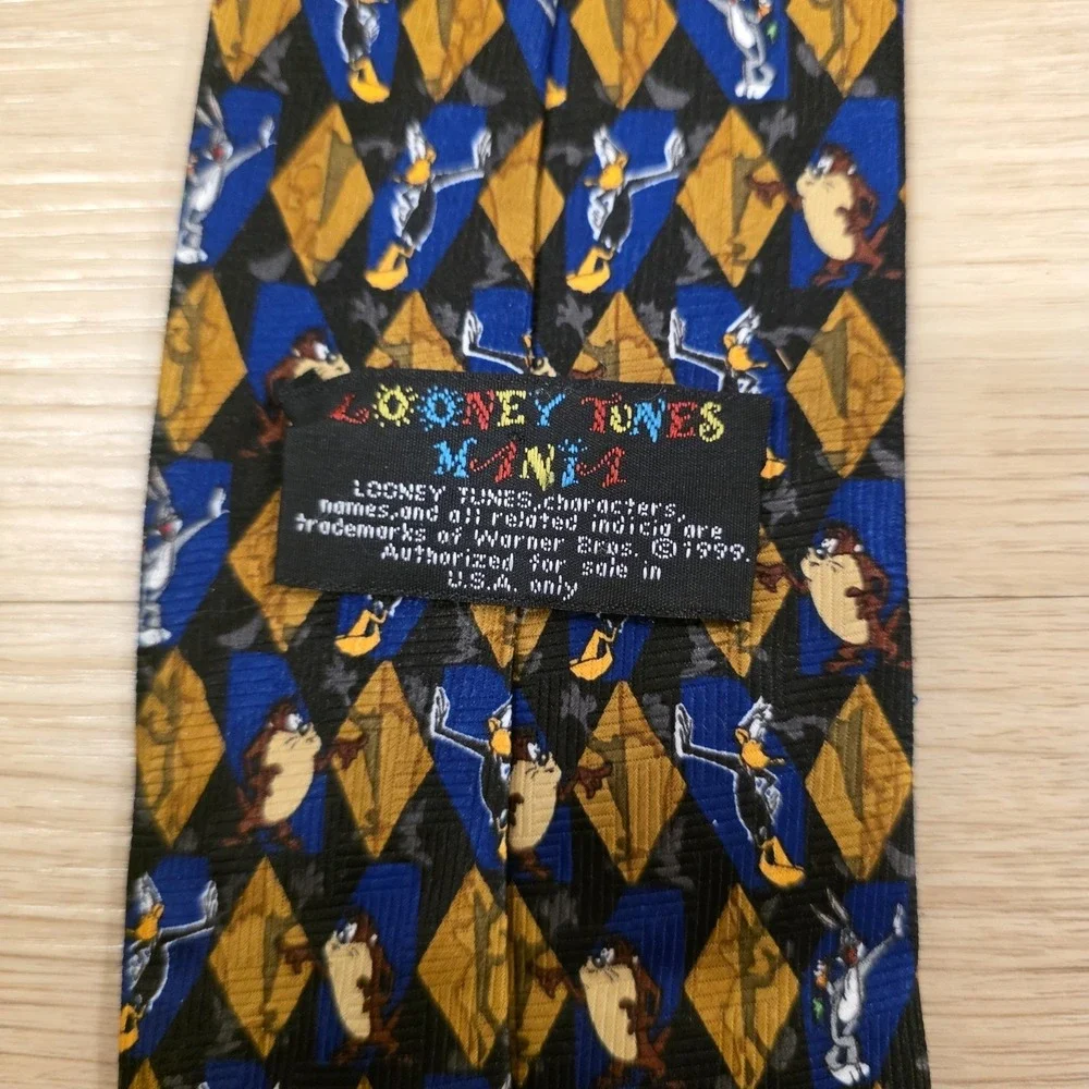 Looney Tunes Mania‎ Black Blue Gold Diamond Taz Daffy Bugs Bunny Cartoon Tie